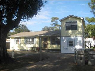 202 Marine Dr, Pensacola, FL 32507-2328