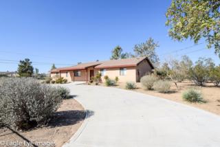 11726 Oakwood Ave, Hesperia, CA 92345-1635