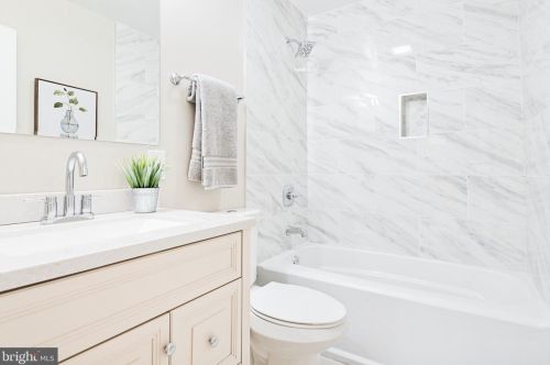 3010 Rosemary Ln, Falls Church VA  22042-1840 exterior