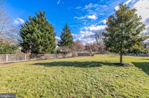 16 Vanderveer Dr, Lawrence Township NJ  08648-3151 exterior