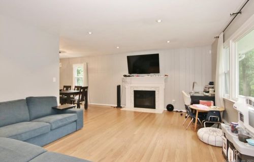 152 Barncroft Rd, Stamford, CT 06902-1253