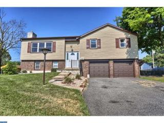 408 Glenwood Dr, Douglassville, PA 19518-1106
