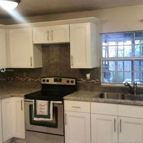 870 79th Pl, Hialeah, FL 33014-3570