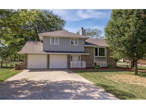 404 Market Ave, Mitchellville, IA 50169-9761