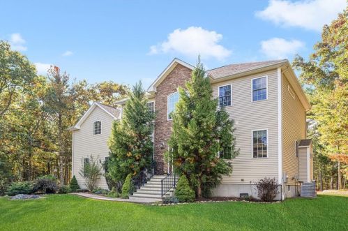 43 Orion View Dr, West Greenwich RI  02817-2407 exterior