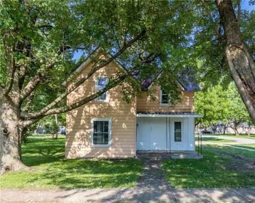 502 Maple Ave, Moran, IA 50276-2036