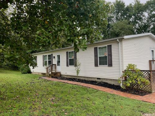 302 Railroad St, New Lexington, OH 43764-1295