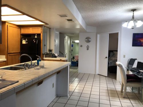 1473 Chalcedony St, San Diego CA 92109-2107 exterior