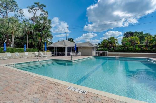 238 Sugar Pine Ln, Naples, FL 34108-2569