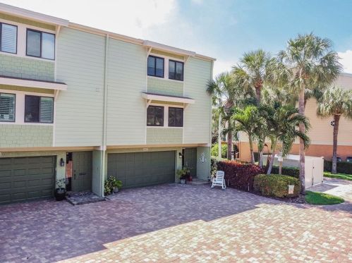 491 Haven Point Dr, Saint Petersburg, FL 33706-1206