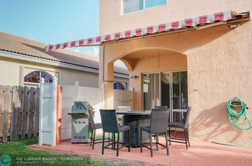 7682 19th St, Hollywood FL  33024-3633 exterior