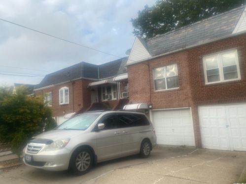 89-59 Vanderveer St, Jamaica, NY 11427-2409