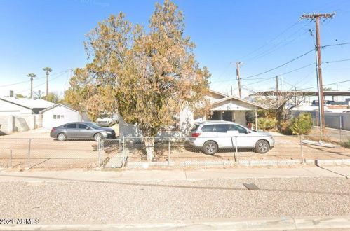5920 Ocotillo Rd, Glendale, AZ 85301-3122