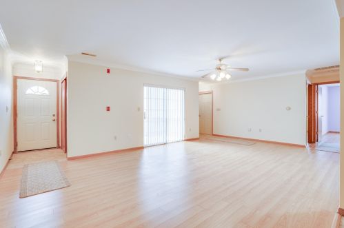 1270 Village Centre Dr, Kenosha, WI 53144-7269