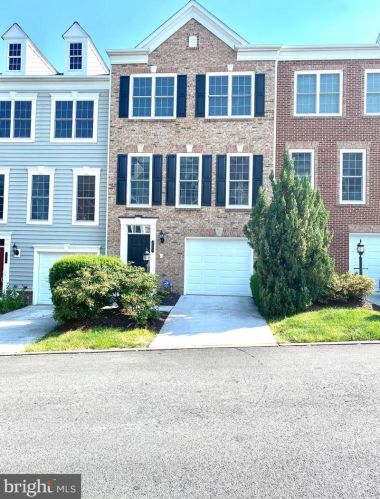 2208 Greywing St, Woodbridge, VA 22191-4048