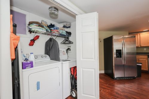 5 Gerry Ave, Newmarket NH  03857-1901 exterior