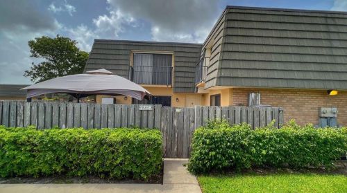 2708 27th Way, West Palm Beach, FL 33407-6729