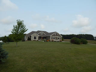 9035 Deer Run Dr, Allenton, WI 53002-9417