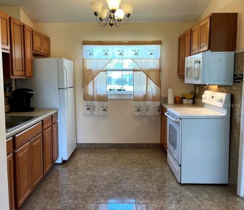 13 Sequoia Way, Kissimmee, FL 34758-4018