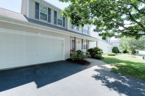 5 Rainbow Dr, Worcester, MA 01605-1095