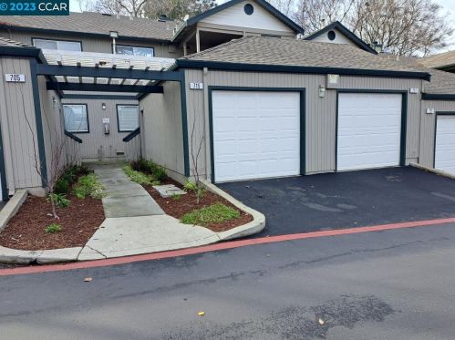 711 Chadwick Ln, West Pittsburg CA  94565-6607 exterior