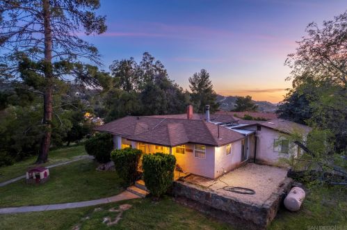 1230 Arnold Way, Alpine, CA 91901-3701