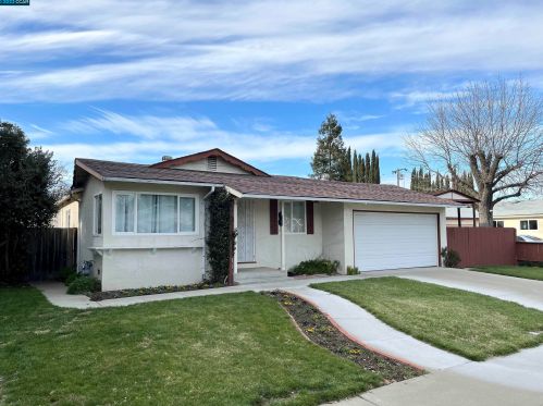 1891 Gilly Ln, Concord, CA 94518-3215