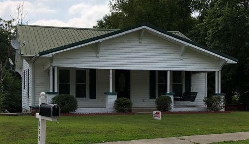 194 Washington Ave, Camden, TN 38320-1142