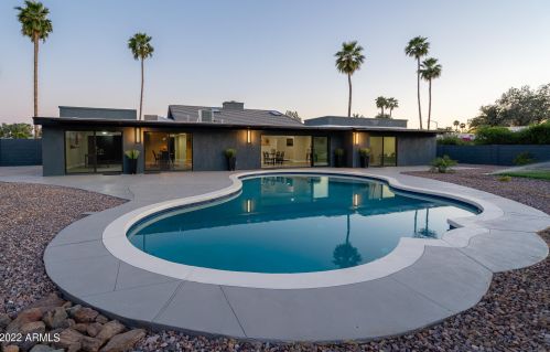 7702 Villa Theresa Dr, Glendale AZ 85308-8092 exterior