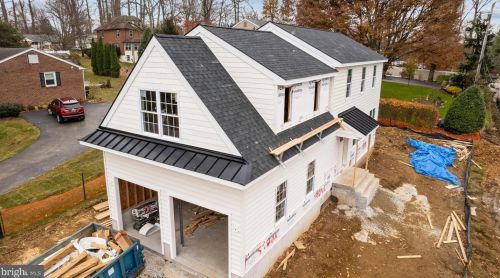 201 Main St, Newtown Square, PA 19073-3337