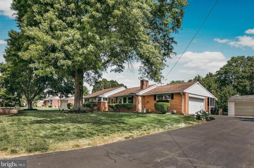 1449 Yoder Ave, Gilbertsville, PA 19525-9546