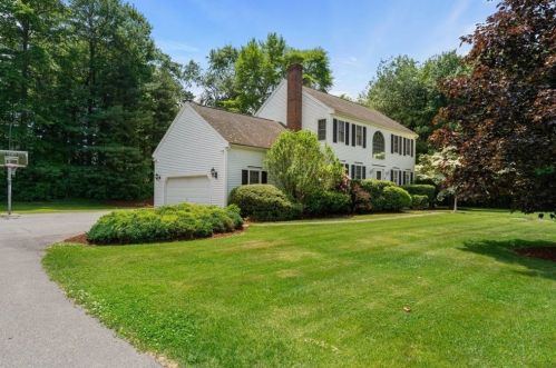 1 Country Way, Holbrook, MA 02343-1943