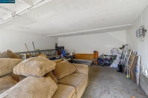 3201 Arkansas St, Oakland CA 94602-3707 exterior