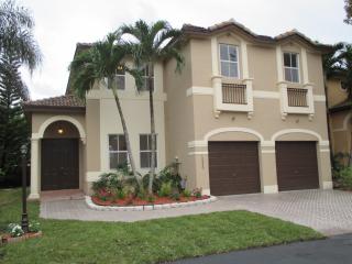 10980 48th Ter, Miami, FL 33178-4306