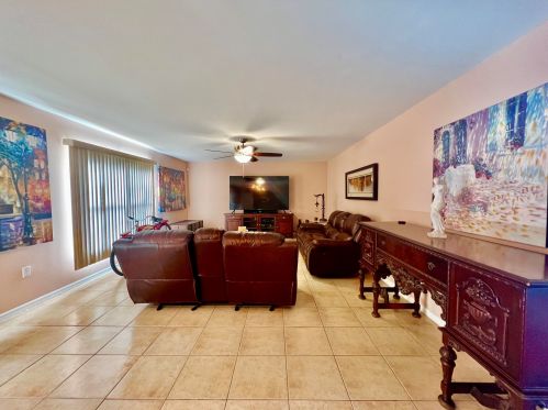1142 Floresta Dr, Fort Pierce FL  34983-2758 exterior