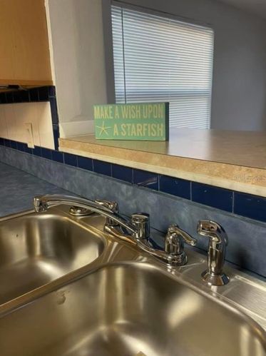 7911 Rottingham Rd, Port Richey FL  34668-2684 exterior