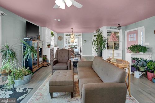 671 Willow Grove Rd, Carlisle, PA 17015-8974