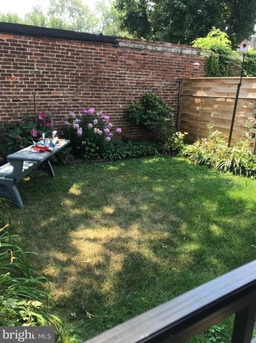 489 Lemonte St, Philadelphia, PA 19128-4534