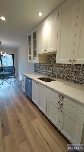 2110 Hilltop Rd, Mahwah NJ  07430-2232 exterior