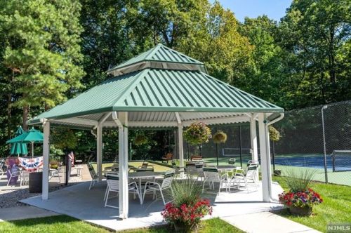 5405 Richmond Rd, West Milford Lakes NJ  07480-1939 exterior