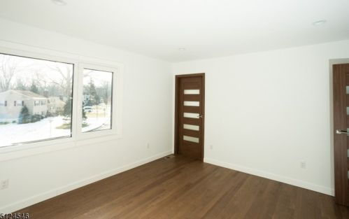 60 Dartford Rd, Greystone Park NJ  07950-3014 exterior