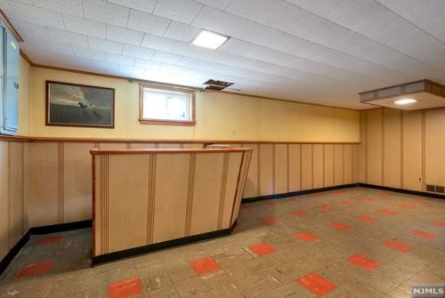 81 Mcnomee St, Oakland NJ  07436-2609 exterior