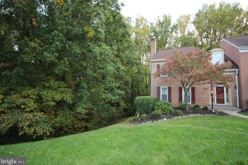 9801 Burke Pond Ln, Springfield VA  22015-2961 exterior