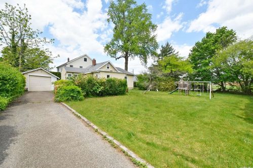 5 Locust Ave, Bethpage, NY 11714-1207