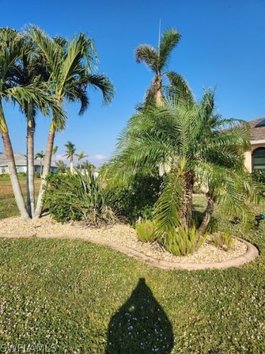 207 12th Ct, Cape Coral, FL 33909-2692