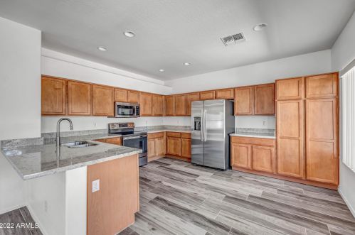 42323 46th Dr, Phoenix AZ  85086-1400 exterior