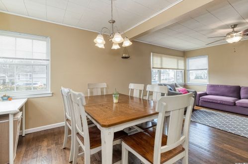 23 Corona Dr, Bethpage NY  11714-4547 exterior