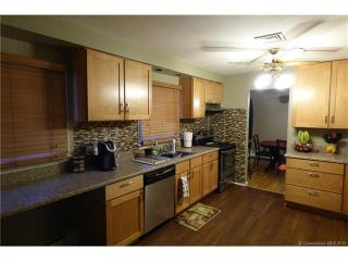 106 Cardo Rd, New Haven, CT 06517-2204