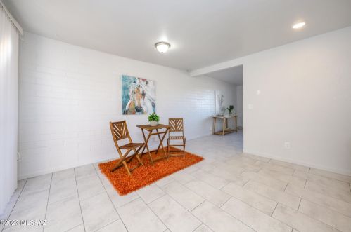 4040 Lazy Palm Dr, Tucson AZ 85730-3817 exterior