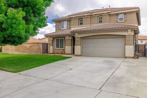 2049 Benfar Dr, Lancaster, CA 93535-6152